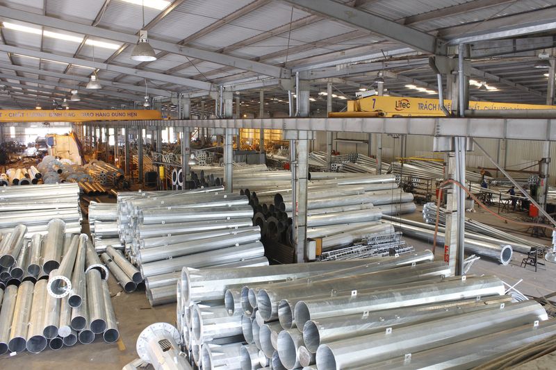 sản xuất cột anten