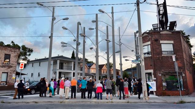 Cột đèn chiếu sáng lover of the night