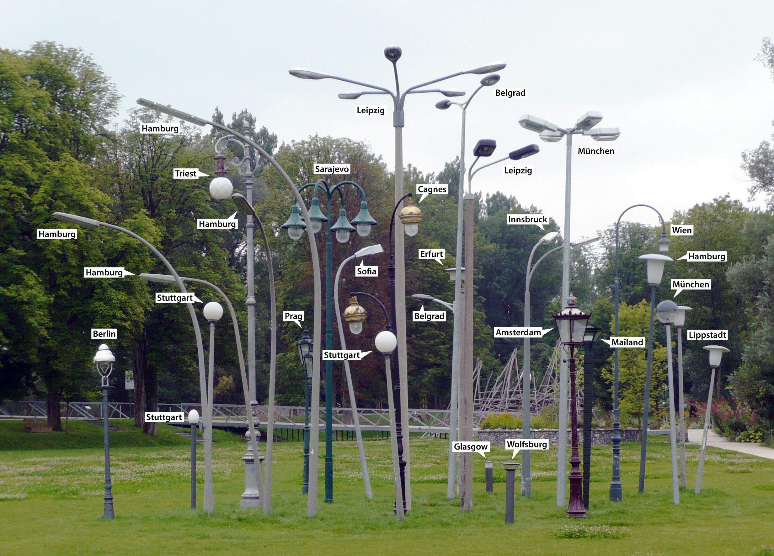 Rừng đèn đường ở công viên Mangfallpark
